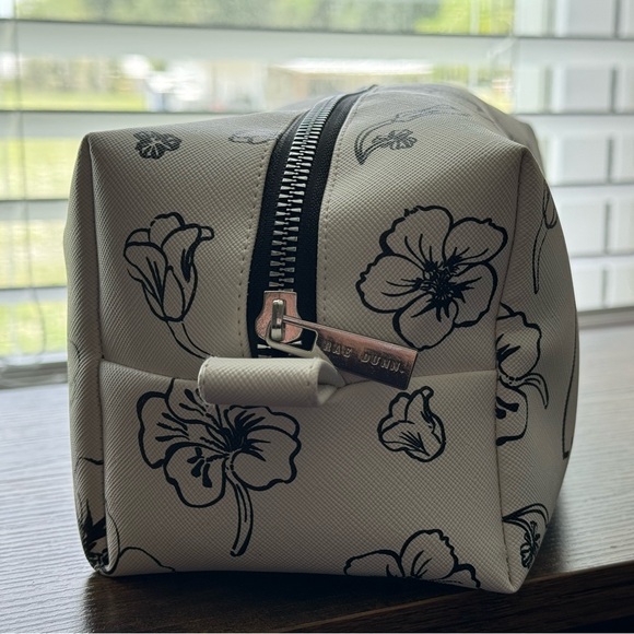 Makeup Case - Picture 2 of 6